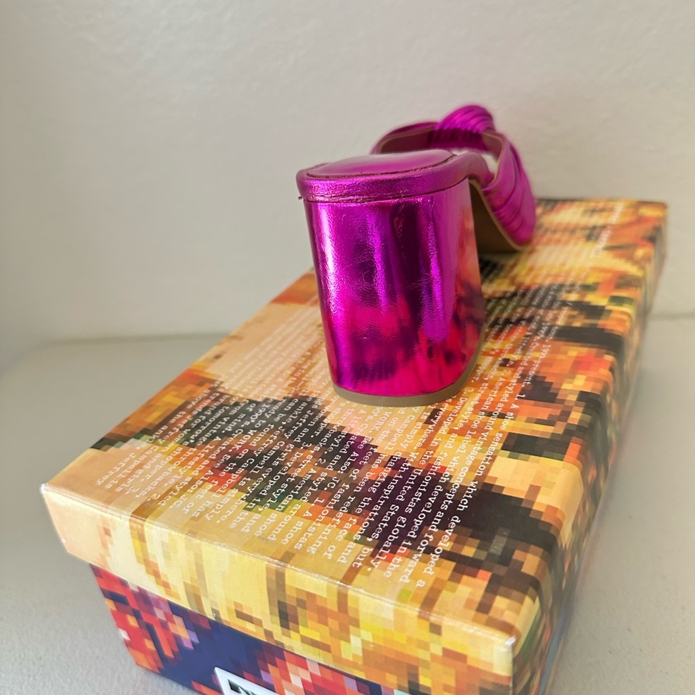 JEFFREY CAMPBELL MELONGER IN FUCHSIA METALLIC - Picture 5 of 6